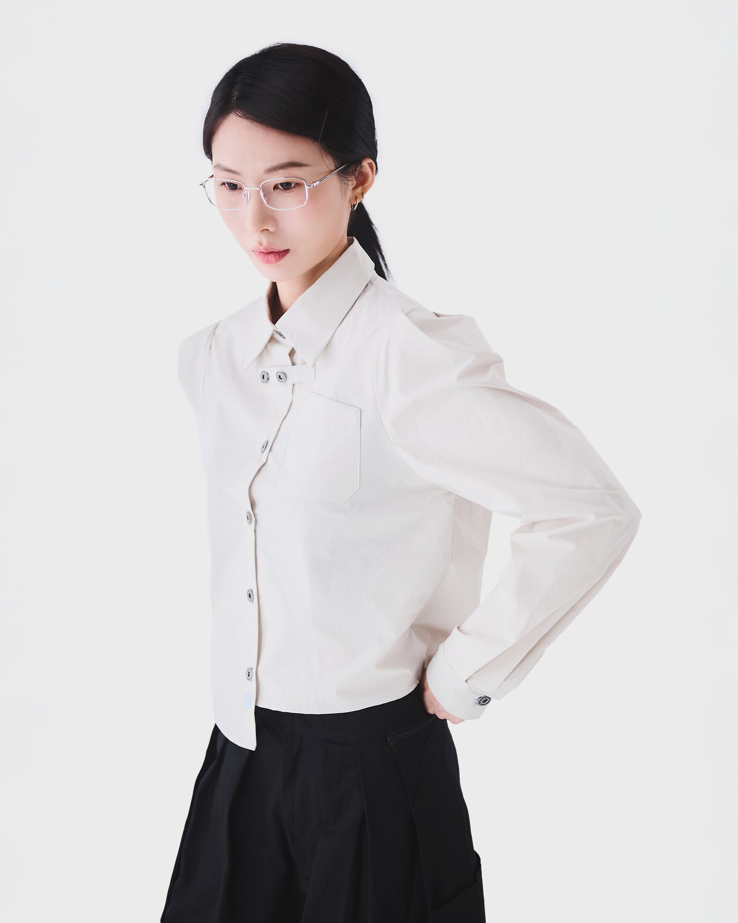 AW24-11 T Asymmetric Cropped Shirt（WHITE）