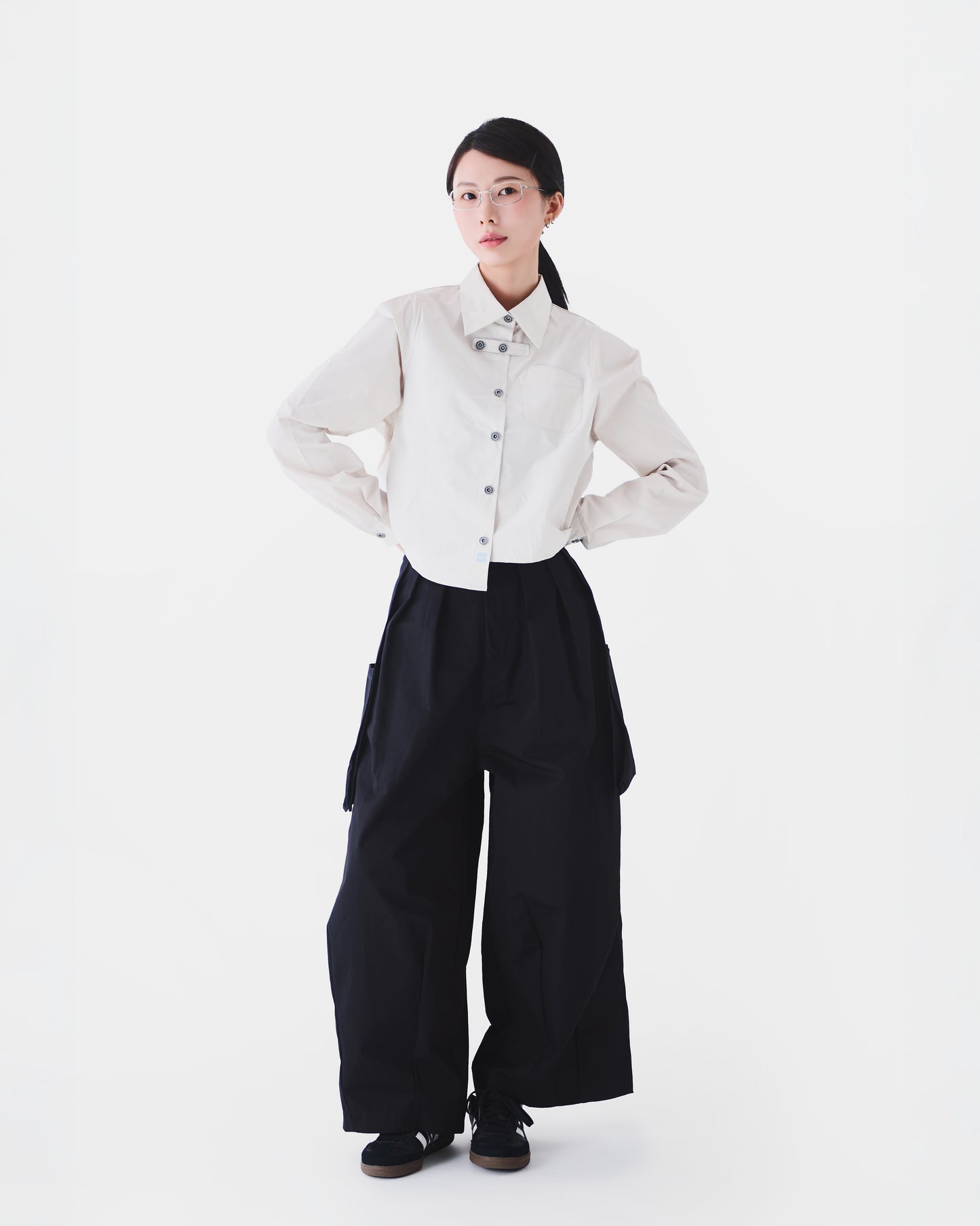 AW24-11 T Asymmetric Cropped Shirt（WHITE）