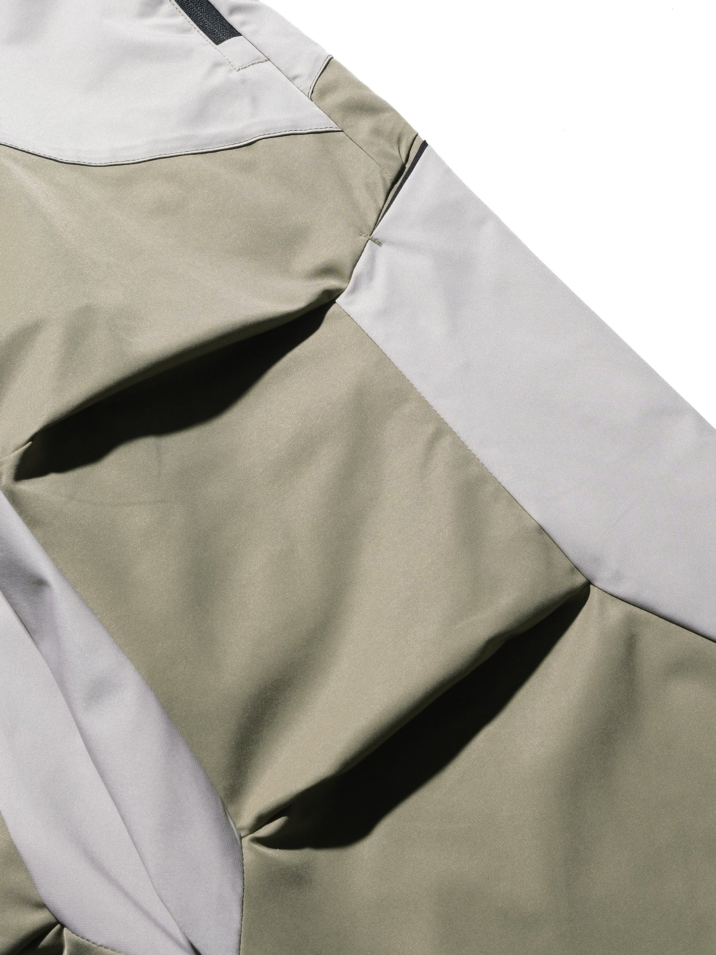 Capsule 02 / CSP-126 Discrete Nylon Pants (Sand Green)