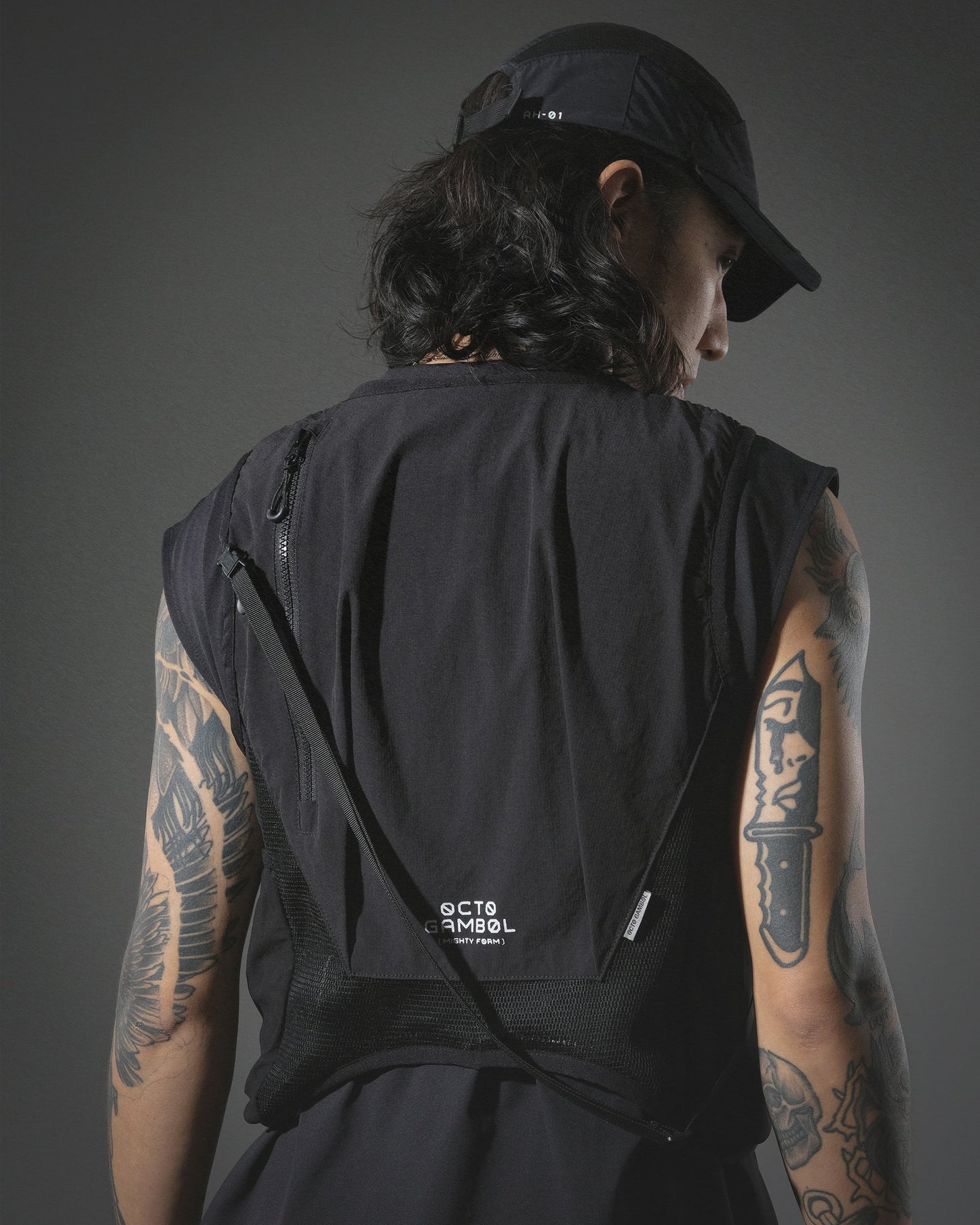 S24 / 18 — O-03 Maneuverable Mighty Form Vest (Black)