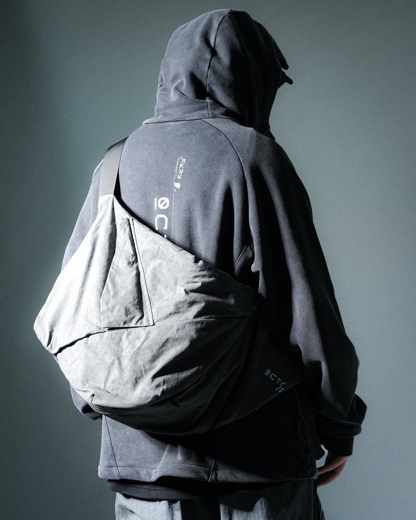 A24-OI-B OCTO X IONISM Ream Expandable Bag (Washed Grey)